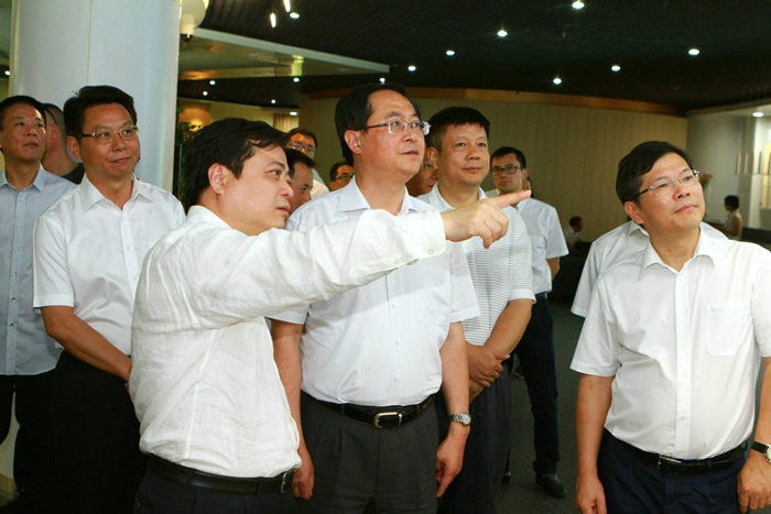 浙江省委副书记、代省长车俊首访正泰：&ldquo;坚持与创新&rdquo;是最深感受！